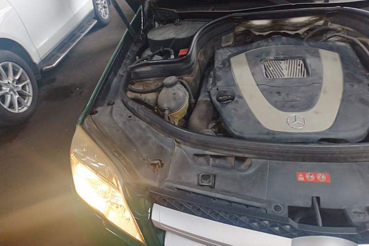 Used Mercedes-Benz GLK-Class 2012 GLK 300 4MATIC Fashion Model Engine Bay Right
