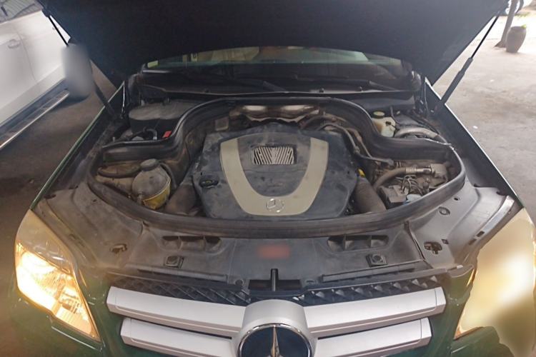 Used Mercedes-Benz GLK-Class 2012 GLK 300 4MATIC Fashion Model Engine Bay