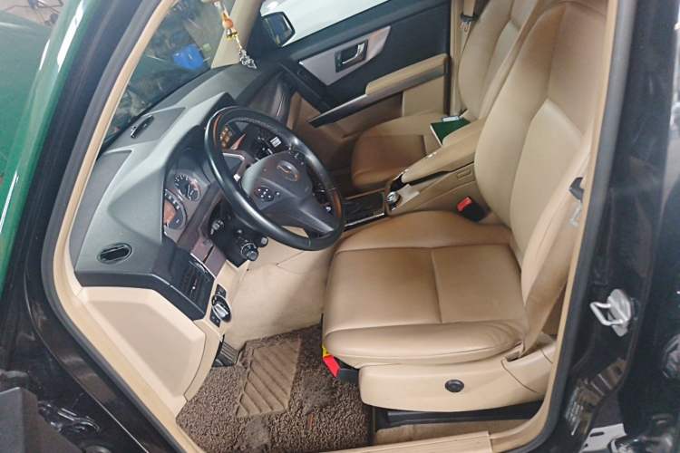Used Mercedes-Benz GLK-Class 2012 GLK 300 4MATIC Fashion Model Left Front Seat