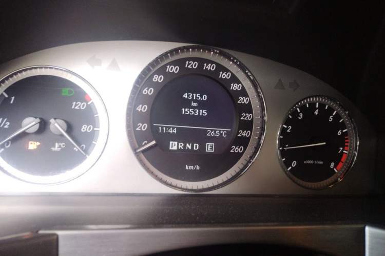 Used Mercedes-Benz GLK-Class 2012 GLK 300 4MATIC Fashion Model Odometer Close Up
