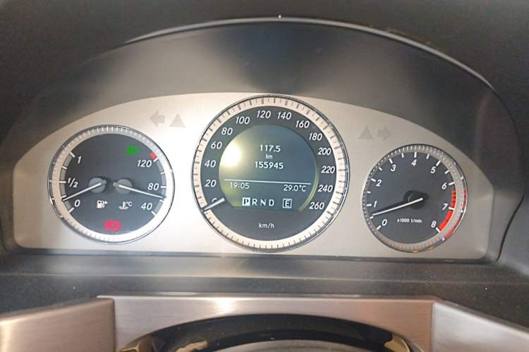 Used Mercedes-Benz GLK-Class 2012 GLK 300 4MATIC Fashion Model Odometer Close Up