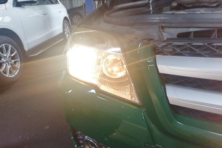 Used Mercedes-Benz GLK-Class 2012 GLK 300 4MATIC Fashion Model Right Front Headlight