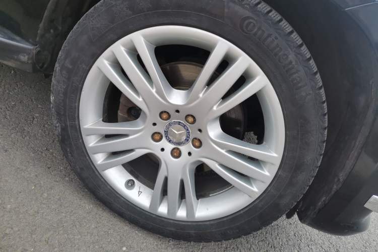 Used Mercedes-Benz GLK-Class 2012 GLK 300 4MATIC Fashion Model Right Front Wheel Hub