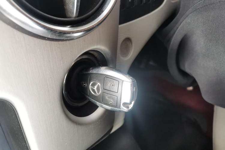 Used Mercedes-Benz GLK-Class 2012 GLK 300 4MATIC Fashion Model Vehicle Key