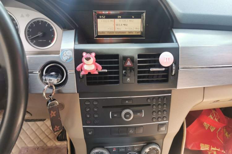 Used Mercedes-Benz GLK-Class  Audio And AC Panel