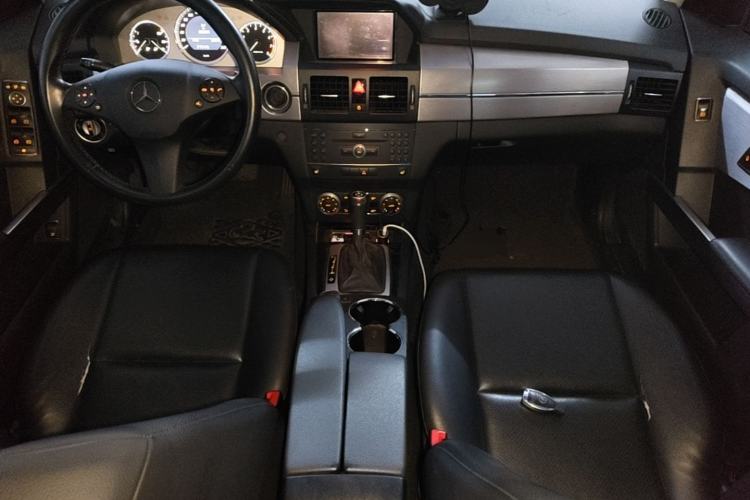 Used Mercedes-Benz GLK-Class 2012 GLK 300 4MATIC Fashion Model Center Console