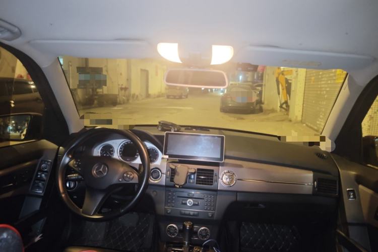 Used Mercedes-Benz GLK-Class 2012 GLK 300 4MATIC Dynamic Edition Center Console
