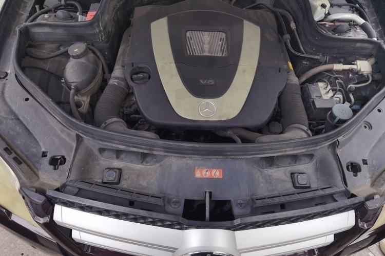 Used Mercedes-Benz GLK-Class 2012 GLK 300 4MATIC Fashion Model Engine Bay