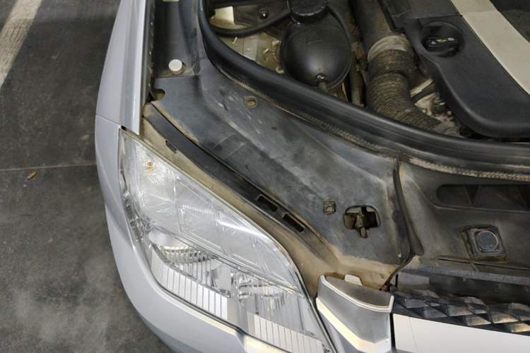 Used Mercedes-Benz GLK-Class 2012 GLK 300 4MATIC Fashion Model Engine Bay Right