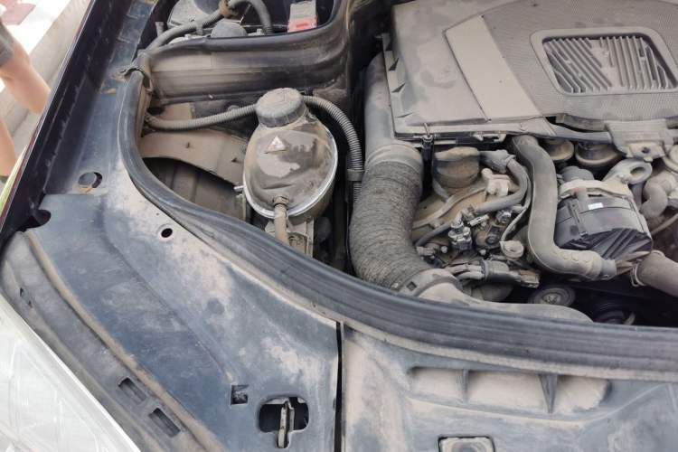 Used Mercedes-Benz GLK-Class  Engine Bay Right