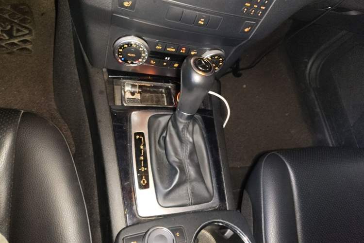Used Mercedes-Benz GLK-Class 2012 GLK 300 4MATIC Fashion Model Gear Lever