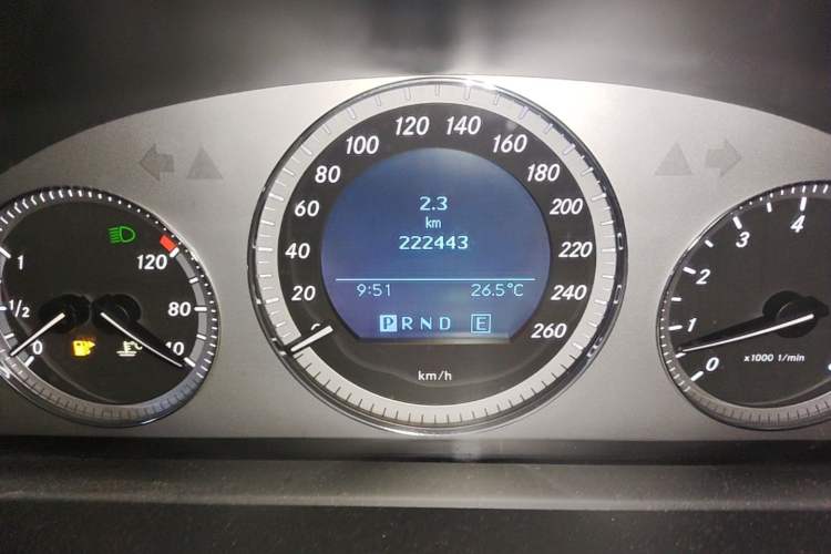 Used Mercedes-Benz GLK-Class 2012 GLK 300 4MATIC Fashion Model Odometer Close Up