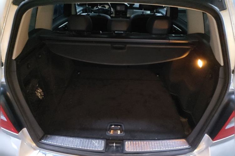 Used Mercedes-Benz GLK-Class 2012 GLK 300 4MATIC Fashion Model Trunk