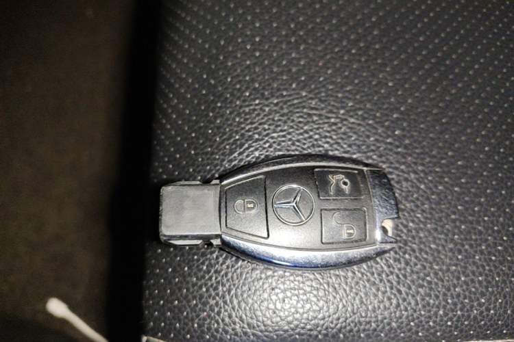 Used Mercedes-Benz GLK-Class 2012 GLK 300 4MATIC Fashion Model Vehicle Key
