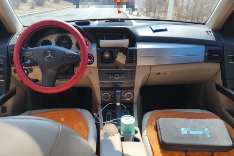 Used Mercedes-Benz GLK-Class 2012 GLK 300 4MATIC Fashion Model Center Console