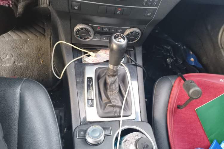 Used Mercedes-Benz GLK-Class 2012 GLK 300 4MATIC Dynamic Edition Gear Lever