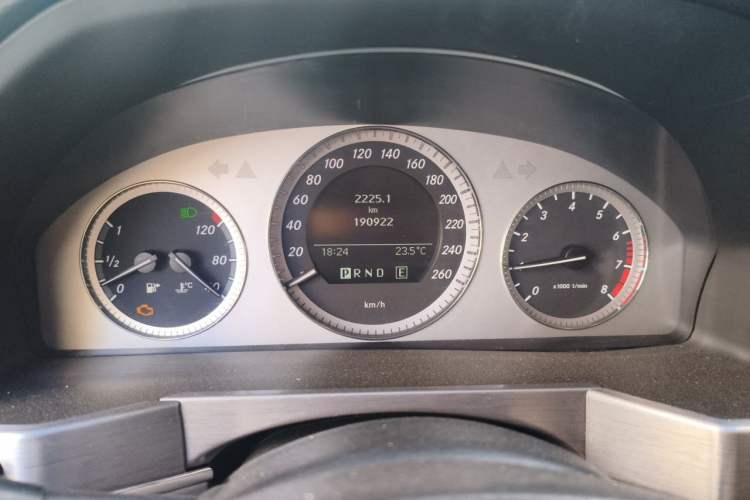 Used Mercedes-Benz GLK-Class 2012 GLK 300 4MATIC Dynamic Edition Odometer Close Up