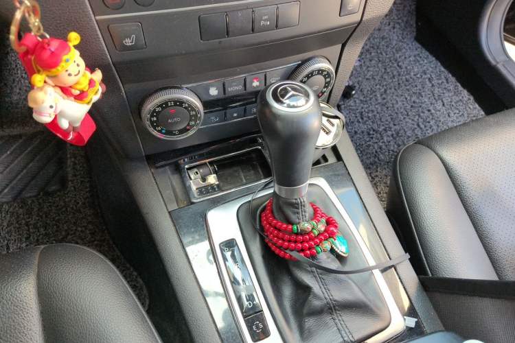 Used Mercedes-Benz GLK-Class 2012 GLK 300 4MATIC Dynamic Edition Gear Lever
