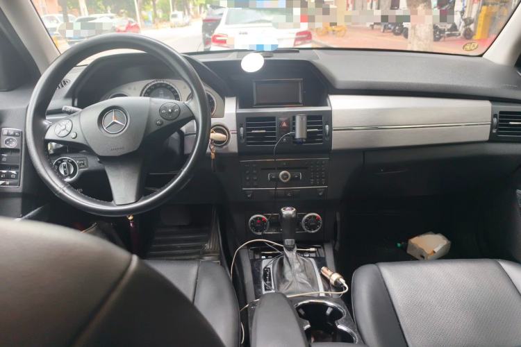 Used Mercedes-Benz GLK-Class 2012 GLK 300 4MATIC Fashion Model Center Console
