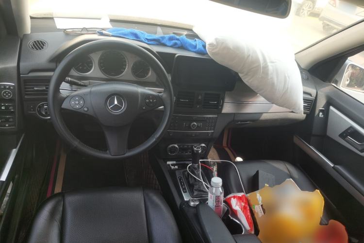 Used Mercedes-Benz GLK-Class 2012 GLK 300 4MATIC Dynamic Edition Center Console
