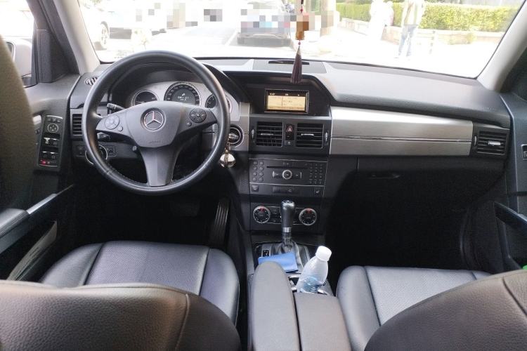 Used Mercedes-Benz GLK-Class 2012 GLK 300 4MATIC Fashion Model Center Console