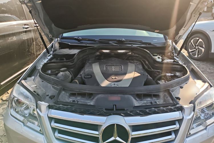 Used Mercedes-Benz GLK-Class 2012 GLK 300 4MATIC Luxury Model Engine Bay