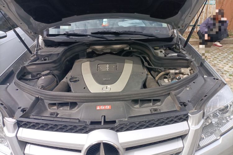 Used Mercedes-Benz GLK-Class 2012 GLK 300 4MATIC Fashion Model Engine Bay