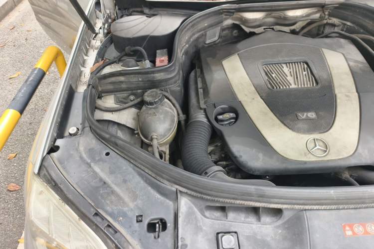 Used Mercedes-Benz GLK-Class 2012 GLK 300 4MATIC Fashion Model Engine Bay Right