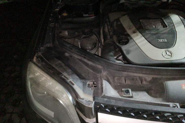 Used Mercedes-Benz GLK-Class 2012 GLK 300 4MATIC Fashion Model Engine Bay Right