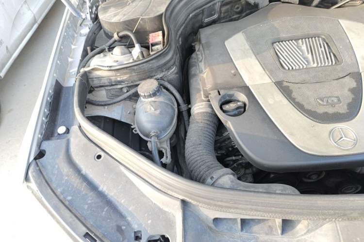 Used Mercedes-Benz GLK-Class 2012 GLK 300 4MATIC Fashion Model Engine Bay Right