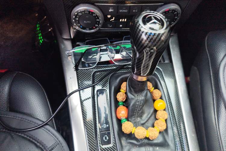 Used Mercedes-Benz GLK-Class 2012 GLK 300 4MATIC Dynamic Edition Gear Lever