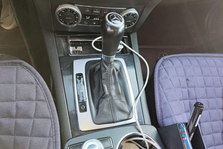 Used Mercedes-Benz GLK-Class 2012 GLK 300 4MATIC Fashion Model Gear Lever