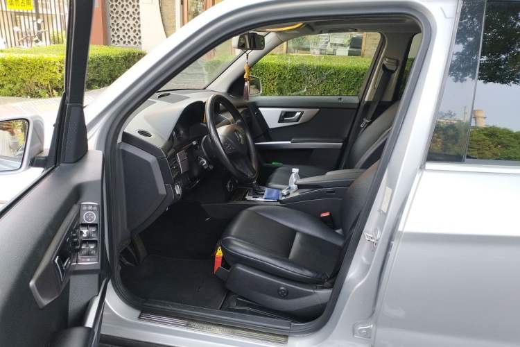 Used Mercedes-Benz GLK-Class 2012 GLK 300 4MATIC Fashion Model Left Front Seat
