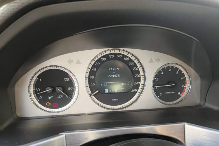 Used Mercedes-Benz GLK-Class 2012 GLK 300 4MATIC Fashion Model Odometer Close Up