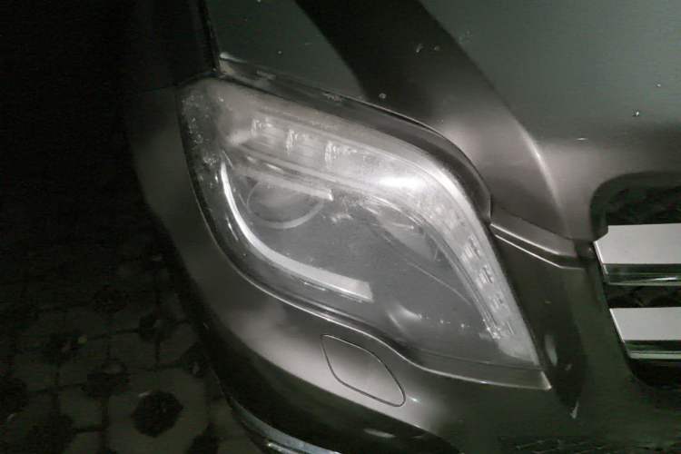 Used Mercedes-Benz GLK-Class 2012 GLK 300 4MATIC Fashion Model Right Front Headlight