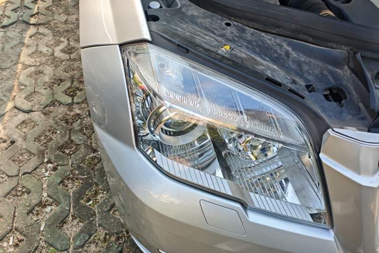 Used Mercedes-Benz GLK-Class 2012 GLK 300 4MATIC Luxury Model Right Front Headlight