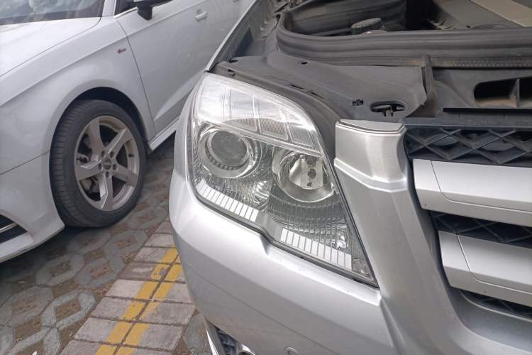 Used Mercedes-Benz GLK-Class 2012 GLK 300 4MATIC Fashion Model Right Front Headlight