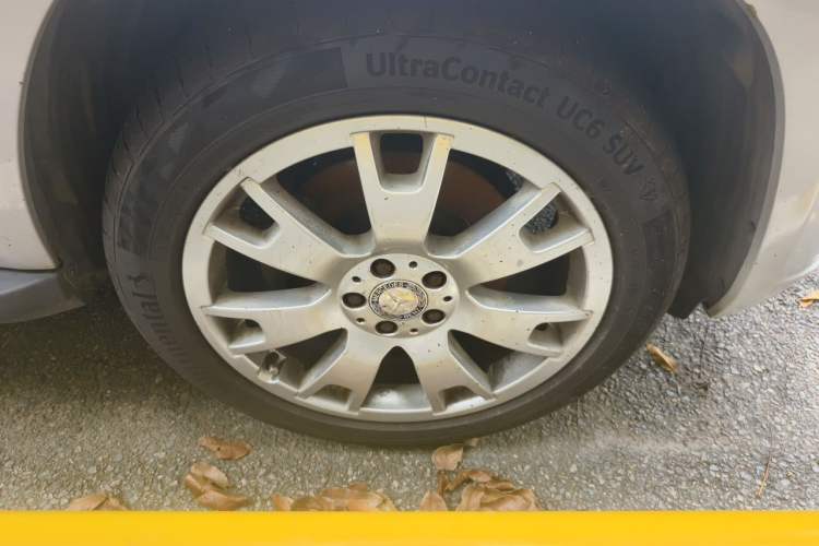 Used Mercedes-Benz GLK-Class 2012 GLK 300 4MATIC Fashion Model Right Front Wheel Hub