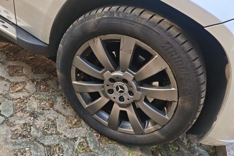 Used Mercedes-Benz GLK-Class 2012 GLK 300 4MATIC Luxury Model Right Front Wheel Hub