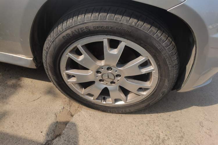 Used Mercedes-Benz GLK-Class 2012 GLK 300 4MATIC Dynamic Edition Right Front Wheel Hub