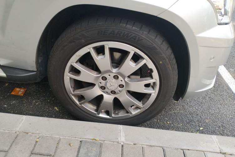 Used Mercedes-Benz GLK-Class 2012 GLK 300 4MATIC Fashion Model Right Front Wheel Hub