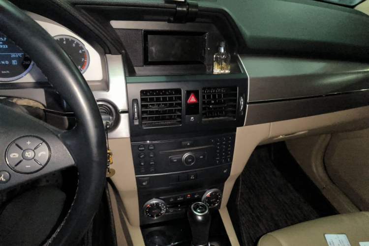 Used Mercedes-Benz GLK-Class 2012 GLK 300 4MATIC Fashion Model Audio And AC Panel