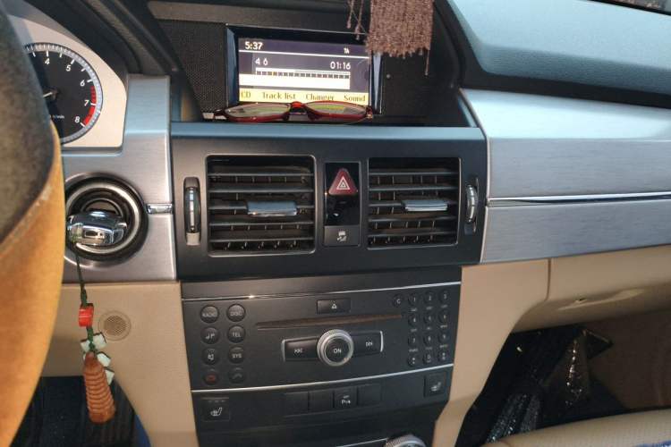Used Mercedes-Benz GLK-Class 2012 GLK 300 4MATIC Dynamic Edition Audio And AC Panel