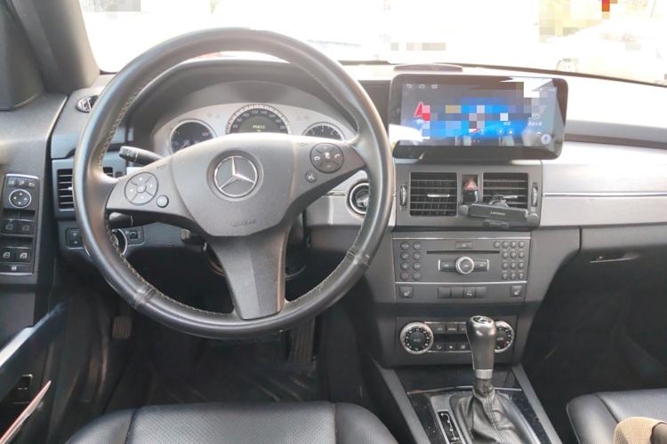Used Mercedes-Benz GLK-Class 2012 GLK 300 4MATIC Fashion Model Center Console