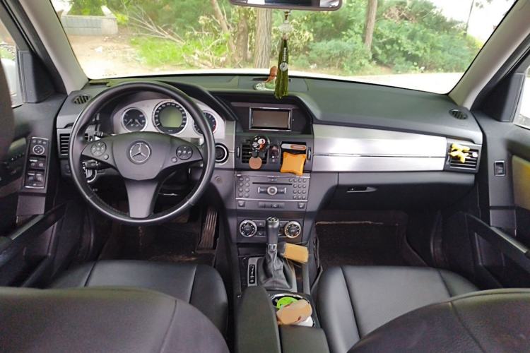 Used Mercedes-Benz GLK-Class 2012 GLK 300 4MATIC Dynamic Edition Center Console