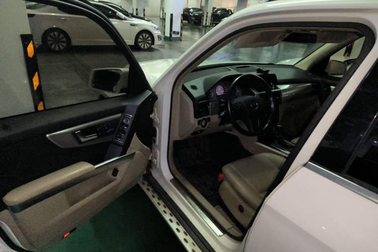 Used Mercedes-Benz GLK-Class 2012 GLK 300 4MATIC Fashion Model Driver Seat