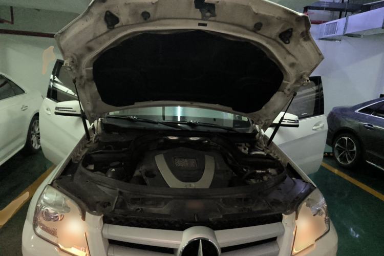 Used Mercedes-Benz GLK-Class 2012 GLK 300 4MATIC Fashion Model Engine Bay