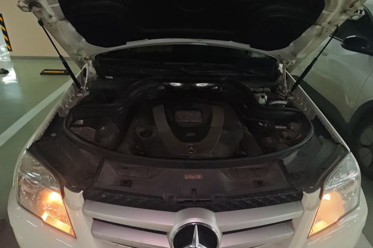 Used Mercedes-Benz GLK-Class 2012 GLK 300 4MATIC Fashion Model Engine Bay