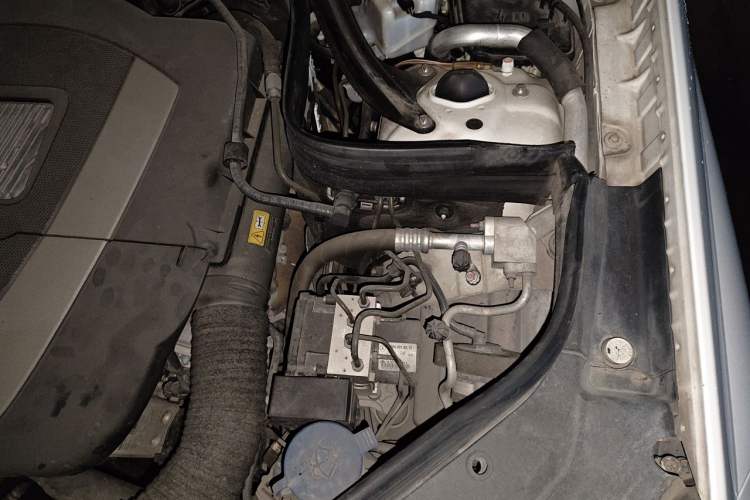 Used Mercedes-Benz GLK-Class 2012 GLK 300 4MATIC Dynamic Edition Engine Bay Left