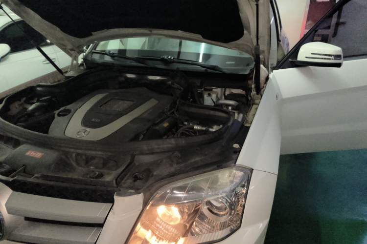Used Mercedes-Benz GLK-Class 2012 GLK 300 4MATIC Fashion Model Engine Bay Left